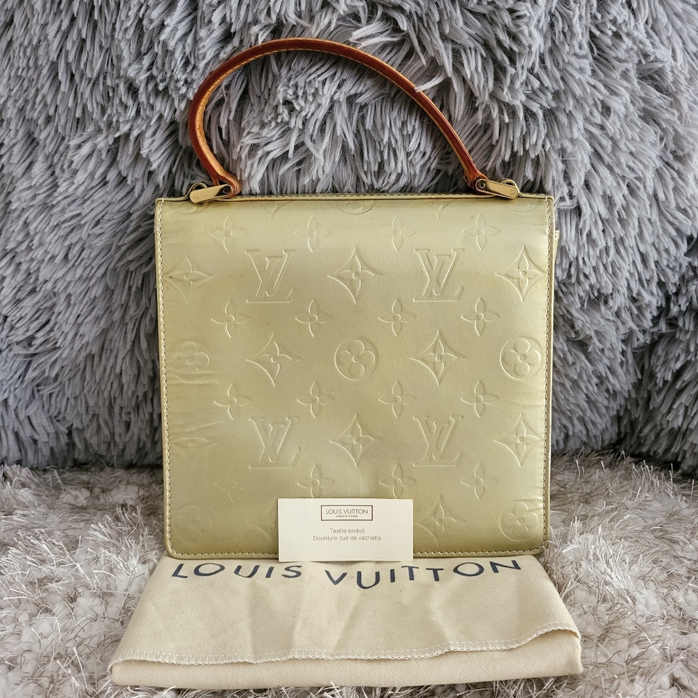 AUTHENTIC LOUIS VUITTON Spring Street Citrine Vernis Monogram Bag - Picture 2 of 15